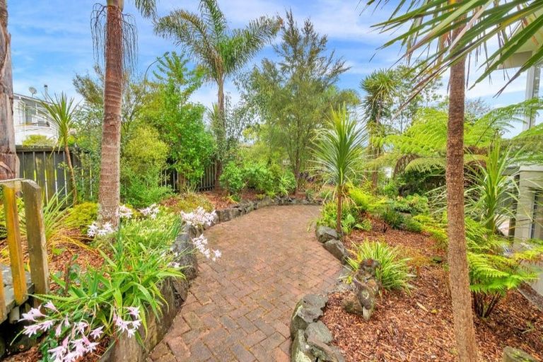 Photo of property in 34 Kirby Street, Glendene, Auckland, 0602
