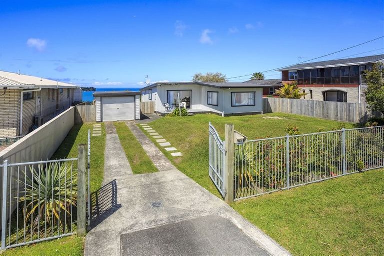 Photo of property in 973 Whangaparaoa Road, Tindalls Beach, Whangaparaoa, 0930