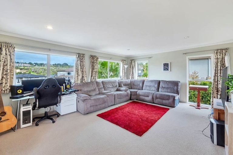 Photo of property in 11 Mural Place, Greenhithe, Auckland, 0632
