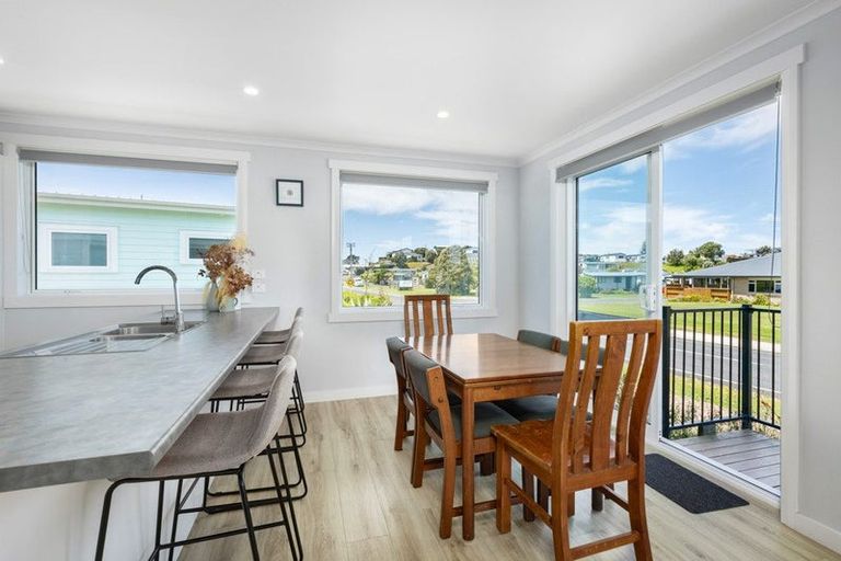 Photo of property in 11 Sandy Place, Waihi Beach, 3611