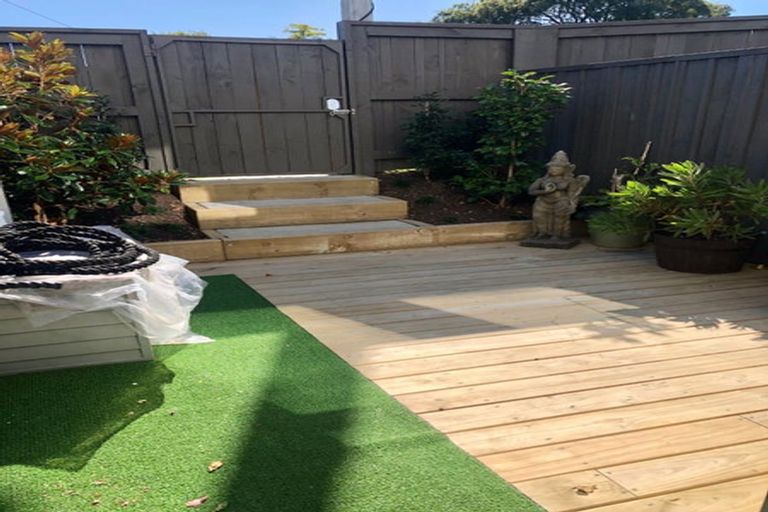 Photo of property in 74b Stanley Road, Glenfield, Auckland, 0629