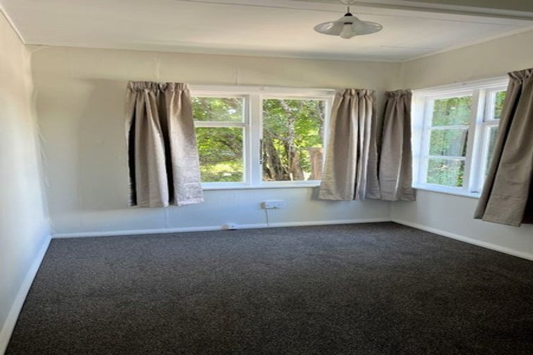 Photo of property in 88 Victoria Street, Carterton, 5713