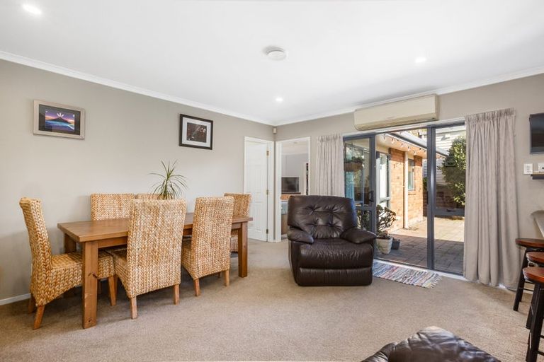Photo of property in 10 Ribbonwood Terrace, Ranui, Porirua, 5024