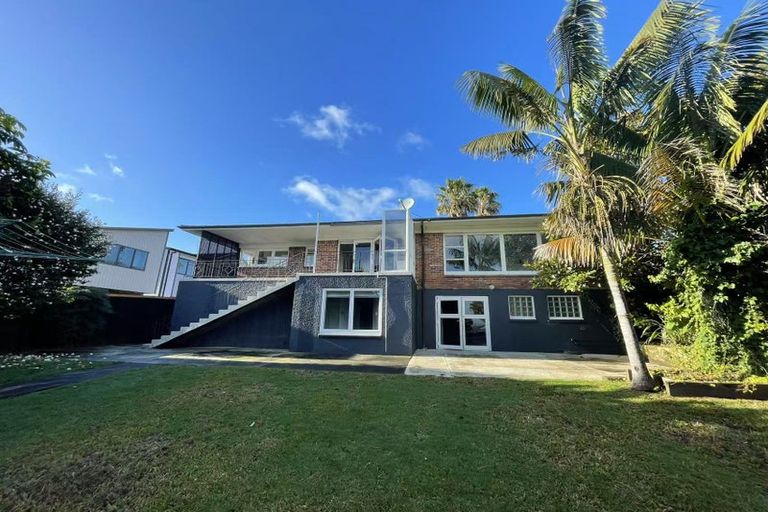 Photo of property in 25 Bradbury Road, Botany Downs, Auckland, 2010