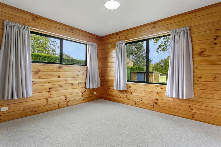 Photo of property in 4 Yasmin Lane, Kinloch, Taupo, 3377