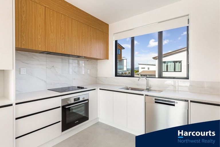 Photo of property in 15/28 Lavelle Road, Henderson, Auckland, 0612