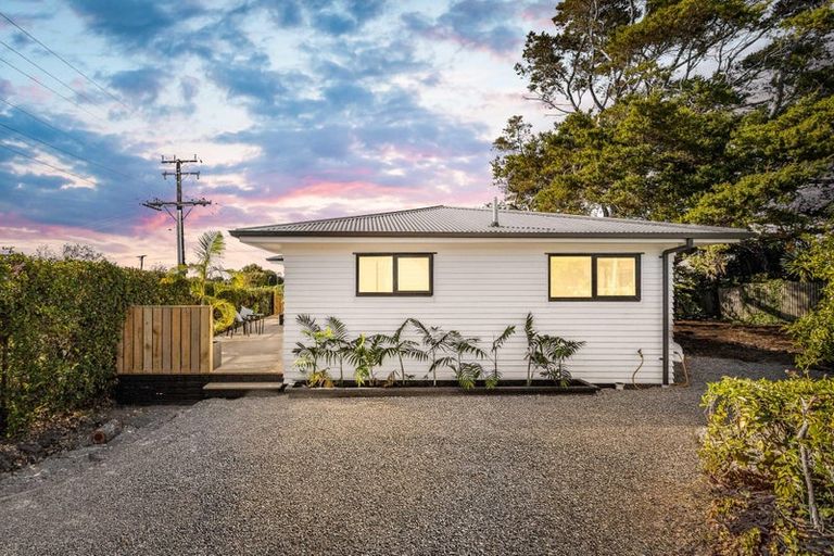 Photo of property in 107 Te Atatu Road, Te Atatu South, Auckland, 0610