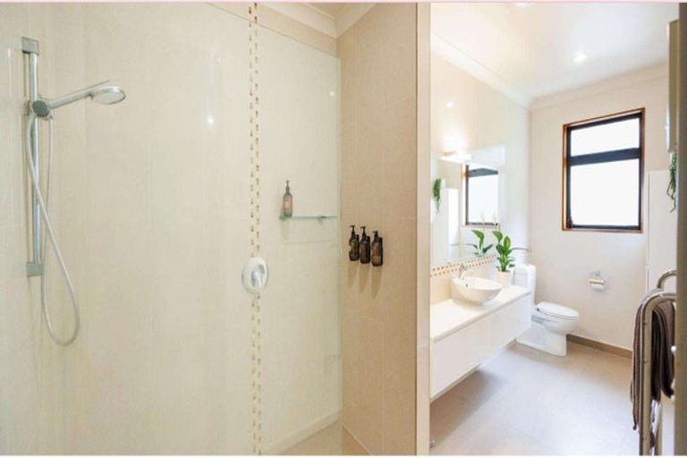 Photo of property in 7 Titirangi Drive, Fitzherbert, Palmerston North, 4471