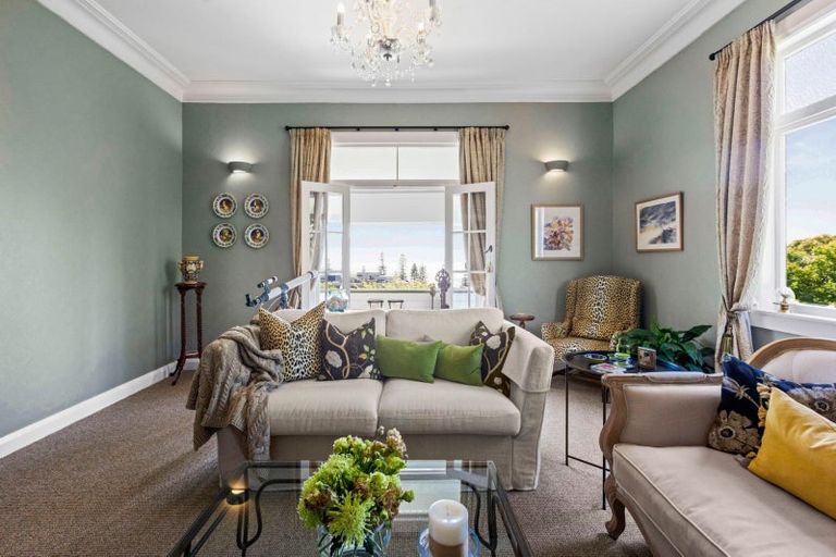 Photo of property in 6 Madeira Road, Bluff Hill, Napier, 4110