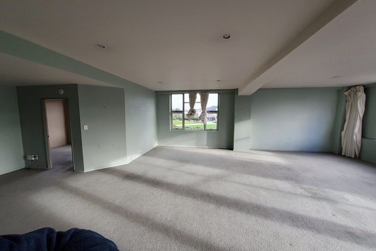 Photo of property in Grandstand Apartments, 10/80 Kent Terrace, Mount Victoria, Wellington, 6011