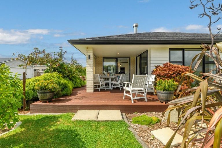 Photo of property in 2 Vesey Drive, Katikati, 3129