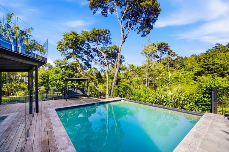 Photo of property in 14 Landing Drive, Albany, Auckland, 0632