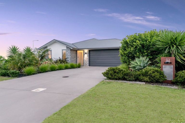 Photo of property in 32 Sabre Street, Papamoa Beach, Papamoa, 3118