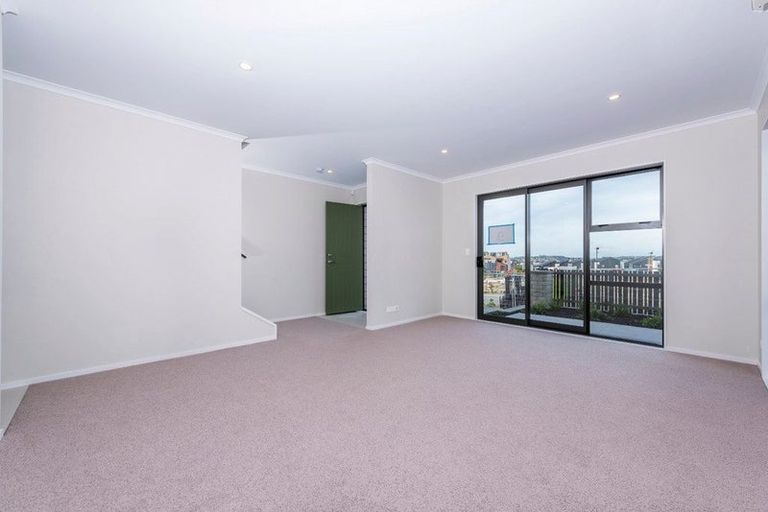 Photo of property in 11 Waenganui Road, Hobsonville, Auckland, 0616