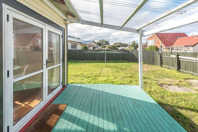 Photo of property in 184 Cornfoot Street, Castlecliff, Whanganui, 4501