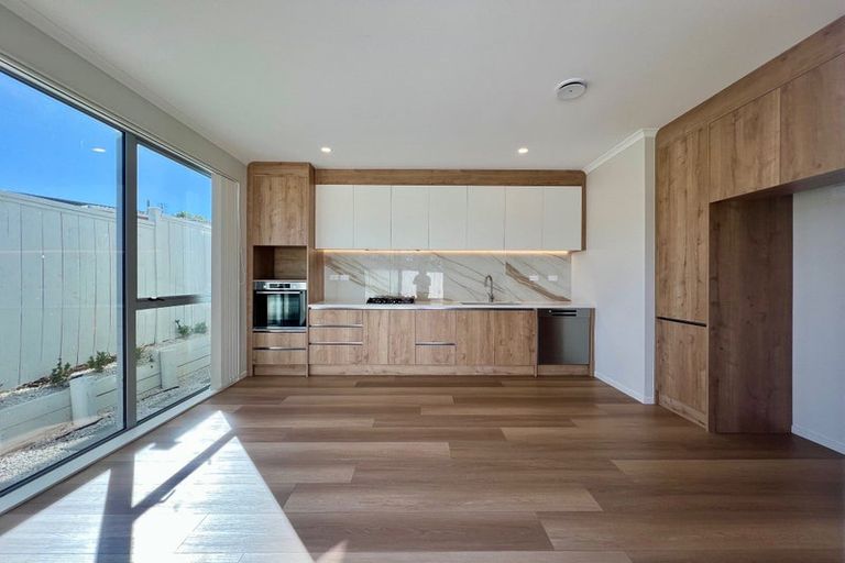 Photo of property in 109 Prince Regent Drive, Half Moon Bay, Auckland, 2012