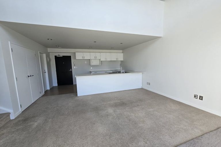 Photo of property in 2d/136 Stancombe Road, Flat Bush, Auckland, 2016