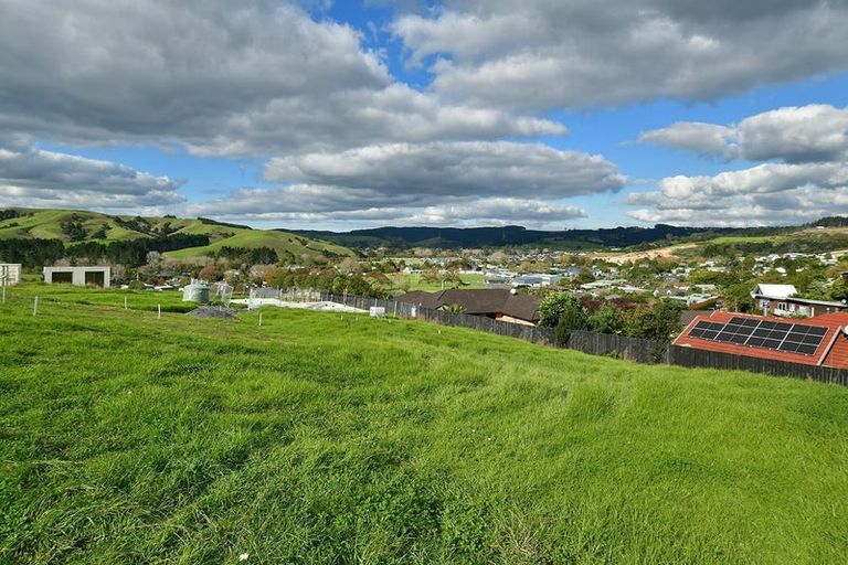 Photo of property in 4a Forlong Rise, Helensville, 0800