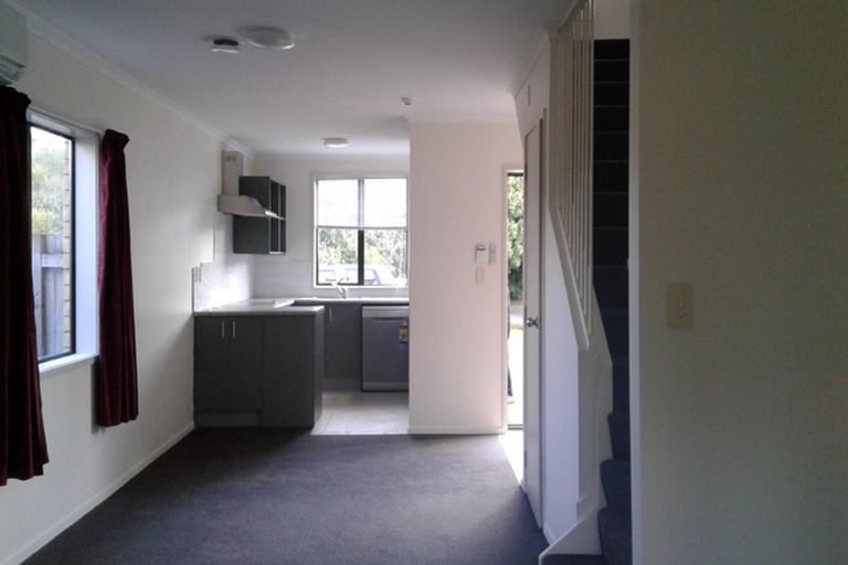 Photo of property in 12 Barnea Circle, Glen Eden, Auckland, 0602