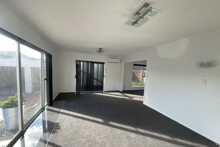 Photo of property in 18a Wai-iti Crescent, Woburn, Lower Hutt, 5010