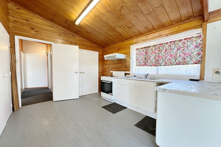 Photo of property in 59 Longburn Road, Henderson, Auckland, 0610