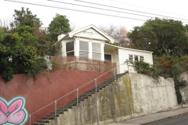 Photo of property in 52 Glen Road, Mornington, Dunedin, 9011