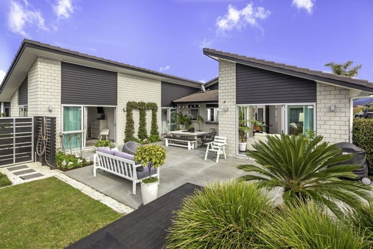 Photo of property in 10 Waitotara Way, Whitianga, 3510
