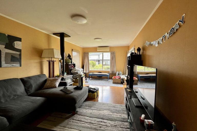Photo of property in 21 Lisa Rise, Half Moon Bay, Auckland, 2012