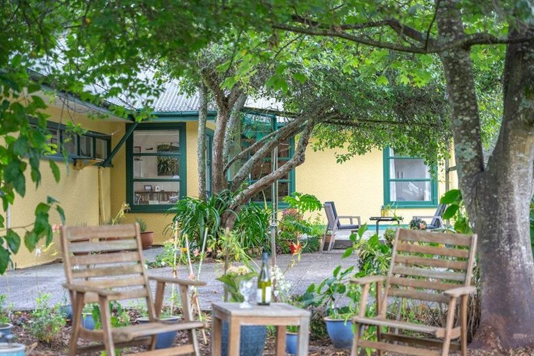 Photo of property in 332 Kuku East Road, Kuku, Levin, 5570