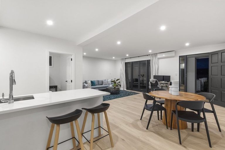 Photo of property in 16 Island View Terrace, Cockle Bay, Auckland, 2014