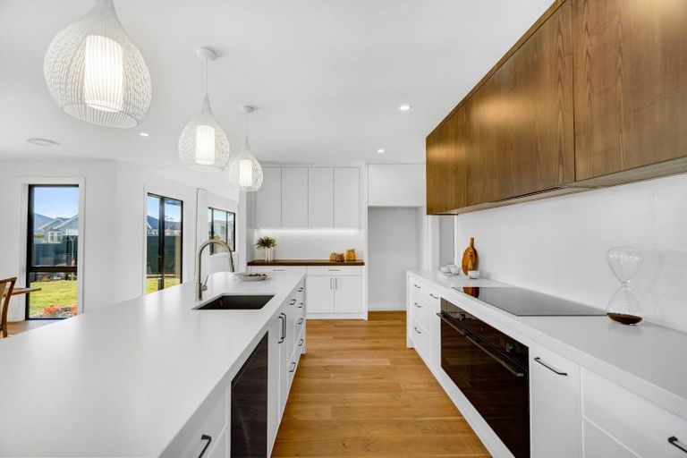 Photo of property in 16 Rich Rise, Havelock North, 4130