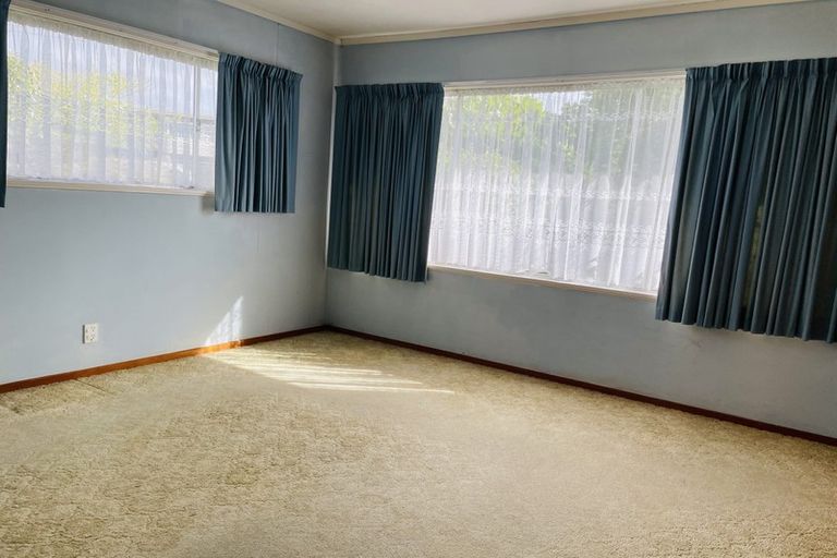 Photo of property in 26 Royal Road, Massey, Auckland, 0614