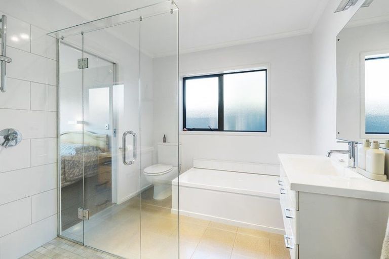 Photo of property in 63 Lismore Street, Merrilands, New Plymouth, 4312