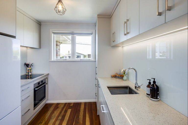 Photo of property in 4 Totara Street, Taradale, Napier, 4112