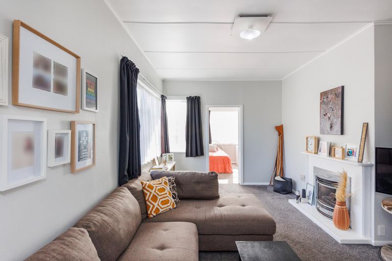 Photo of property in 35 Kauri Street, Roslyn, Palmerston North, 4414