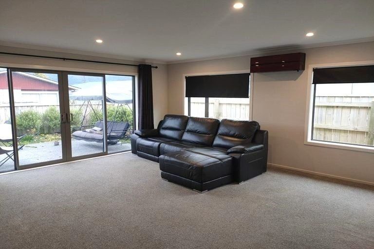 Photo of property in 5 Henrietta Maxwell Grove, Wainuiomata, Lower Hutt, 5014