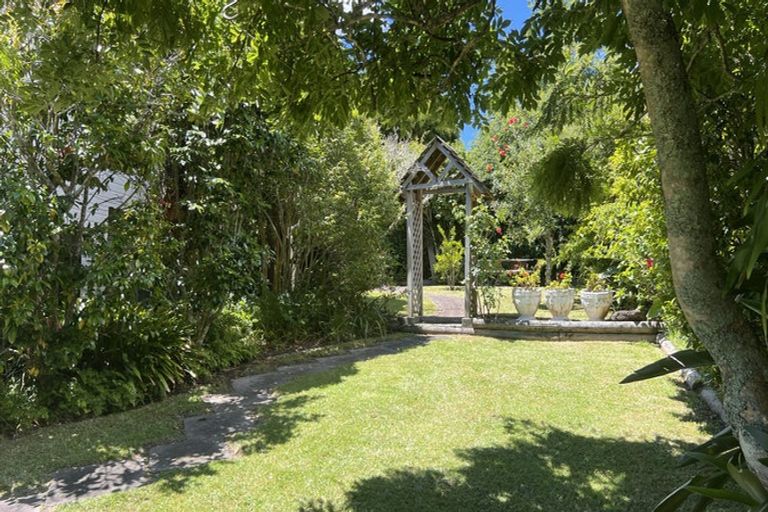 Photo of property in 4 Rae Road, Campbells Bay, Auckland, 0620