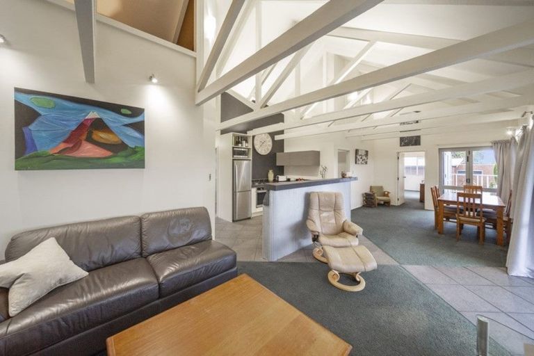 Photo of property in 127 Wairau Road, Oakura, 4314