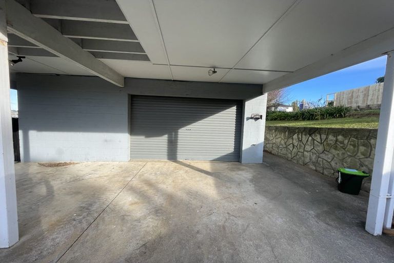 Photo of property in 25 Downsview Road, Pakuranga Heights, Auckland, 2010