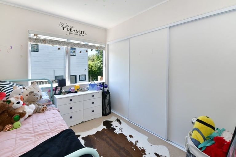 Photo of property in 2/4 Kenneth Hopper Place, Manly, Whangaparaoa, 0930