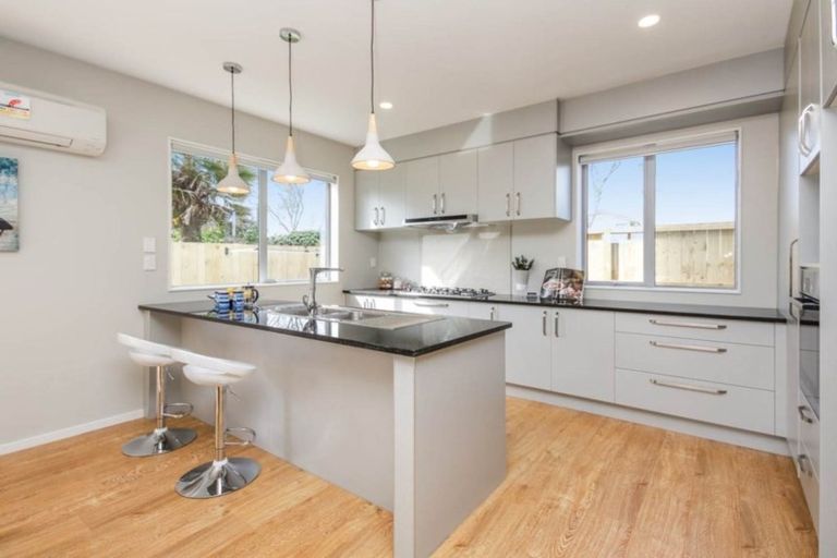 Photo of property in 2 Bahari Drive, Ranui, Auckland, 0612