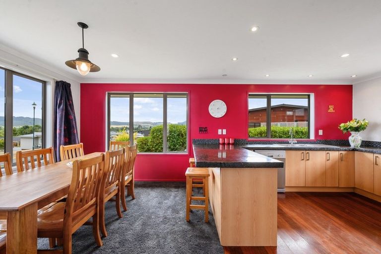 Photo of property in 4 Kestrel Lane, Kinloch, Taupo, 3377