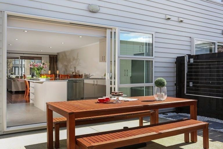 Photo of property in 27 Hakawai Avenue, Takanini, 2112