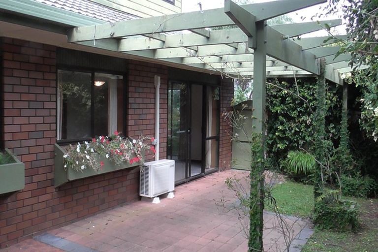 Photo of property in 1/20a Old Lake Road, Narrow Neck, Auckland, 0622