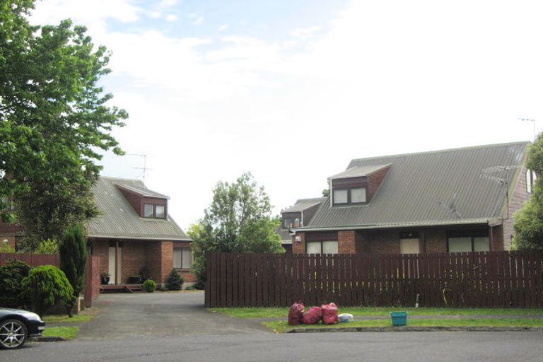 Photo of property in 3/28 Ross Martin Court, Conifer Grove, Takanini, 2112