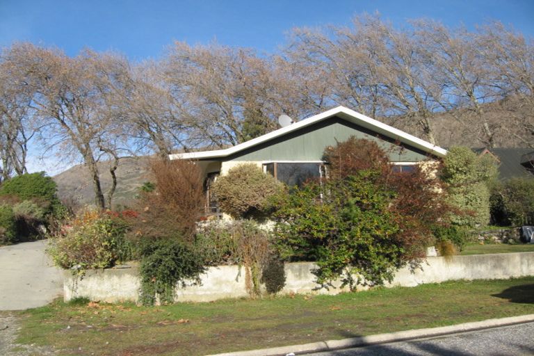 Photo of property in 19a Heuchan Lane, Wanaka, 9305