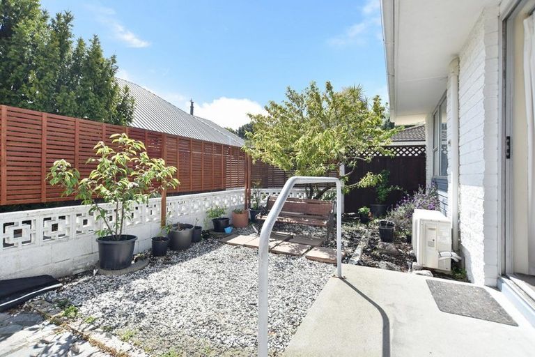 Photo of property in 2/4 Valecrest Avenue, Parklands, Christchurch, 8083