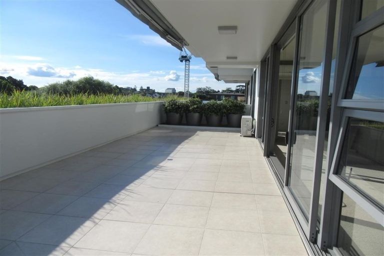 Photo of property in Maison Apartments, 310/16 Huron Street, Takapuna, Auckland, 0622