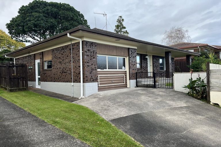 Photo of property in 2/40 Gills Avenue, Papakura, 2110