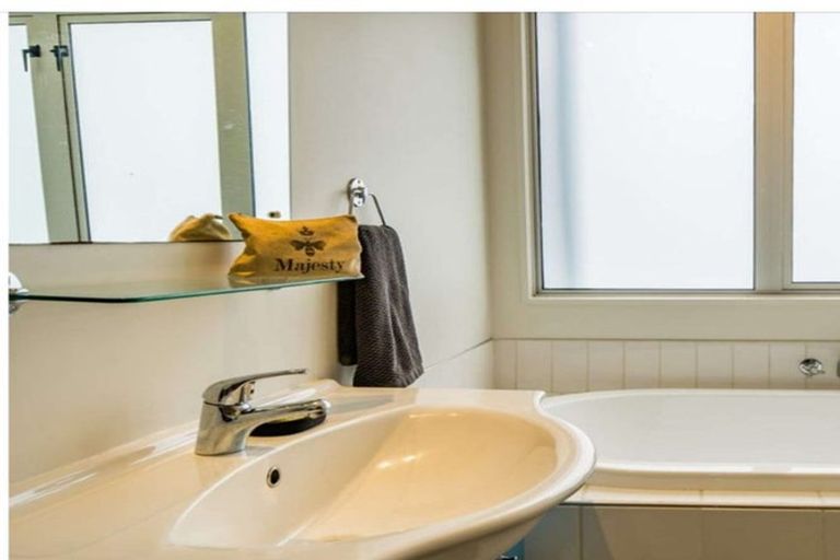 Photo of property in 14 Hanson Street, Mount Cook, Wellington, 6021